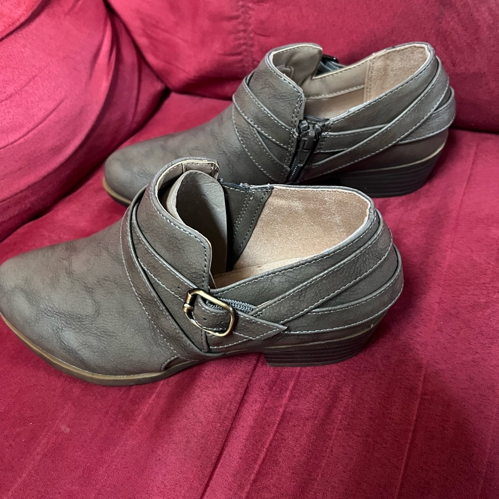 Life Stride Brown Mules with Buckle Detail - Picture 3 of 6